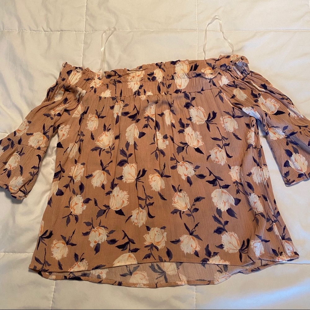 Off the shoulder Fashion Nova top